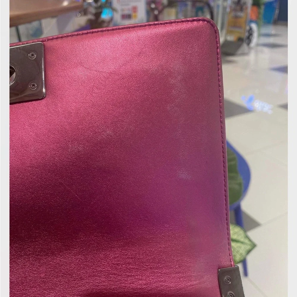 Rare🔥🔥Chanel Metallic Hot Pink Patent Medium Boy Bag - Picture 12 of 16